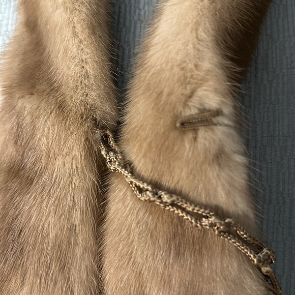 Beautiful Vintage Mink Fur Stole with feet and tails Luxurious fur scarf collar - Picture 8 of 12